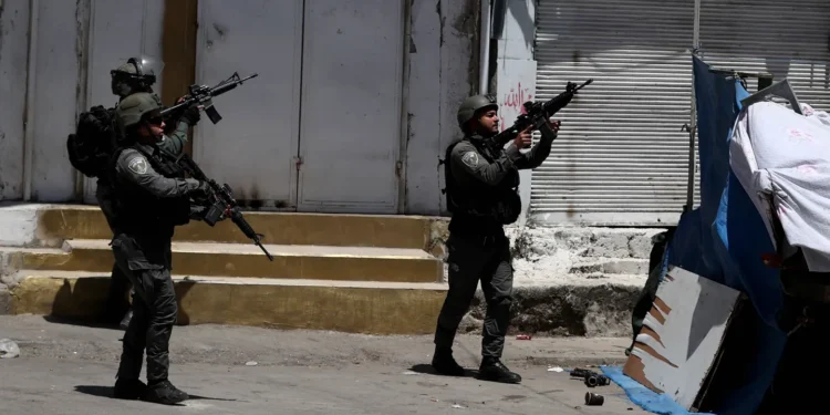 هدم وتنكيل واقتحامات.. الاحتلال يوسع سياسة العقاب الجماعي في الضفة