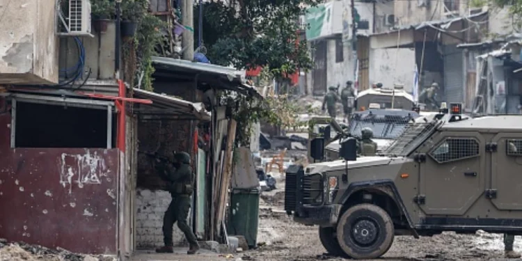 حصار الضفة.. ماذا تعني المداهمات اليومية للقرى الفلسطينية؟