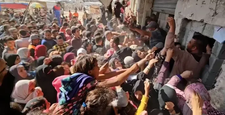 غزة بين سندان الدم ومطرقة السياسة