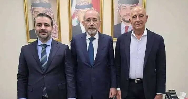 عمّان تجمع دمشق وواشنطن على طاولة واحدة لدعم إعادة إعمار سوريا