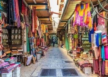 تجار البلدة القديمة في القدس بين أمل التعافي وشبح الركود