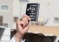 ماذا يعني إلغاء “المعاملة الكويتية” للمسحوبات جنسياتهن؟