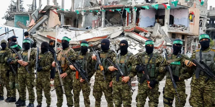 لماذا تصر حماس على مواصلة الحرب رغم دمار غزة؟