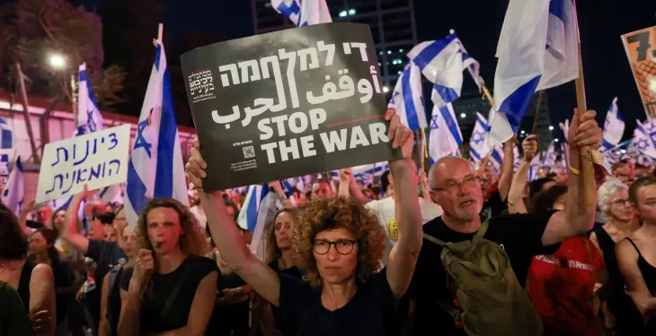 احتجاجات عائلات الأسرى تتصاعد في إسرائيل: بين ضغوط داخلية وحسابات نتنياهو