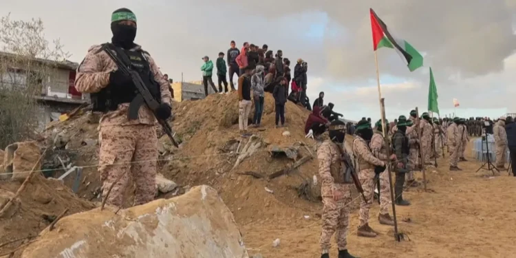 التمسك بالسلاح.. ماذا قالت حماس على الخطة الأميركية لإدارة غزة؟