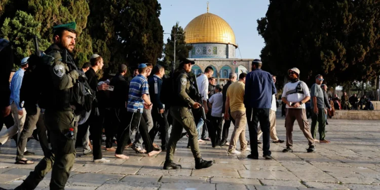 اقتحام الأقصى بغطاء رأس السنة العبرية.. لماذا يستهدف الاحتلال المقدسات؟