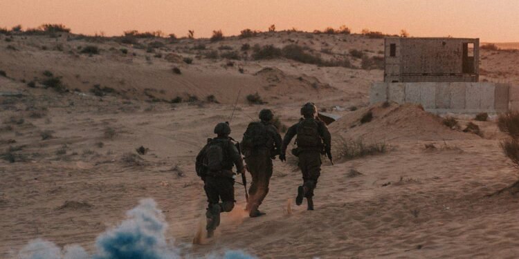 إسرائيل تبدأ هجوماً برياً واسعاً على غزة وسط نزوح جماعي وضغوط دولية متصاعدة