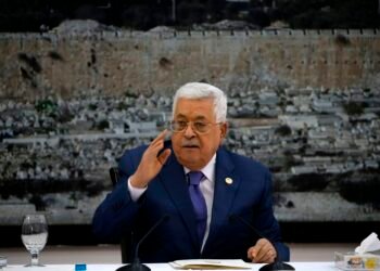 الرئيس الفلسطيني يضع مقترحاً لإدارة غزة يجهض مخطط إسرائيل