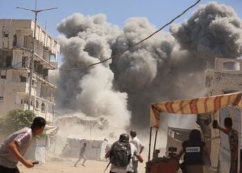 وسط النزوح والمجاعة.. الأبراج والمدارس أهداف عسكرية في غزة