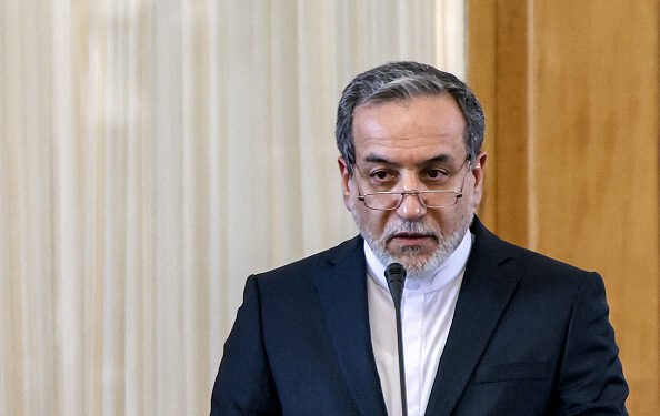 عراقجي يحذر: مفاوضات القاهرة ليست مجالاً للضحك… وطهران تتمسك بشروطها النووية