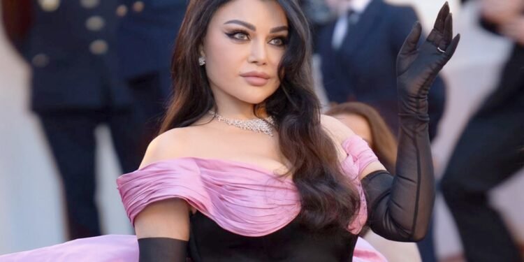 هيفاء وهبي بفستان الزفاف