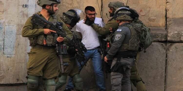 19 ألف حالة اعتقال في الضفة منذ حرب غزة: الاحتلال يوسع دائرة القمع