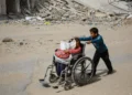 معاناة صامتة.. مأساة الأطفال المعاقين في غزة