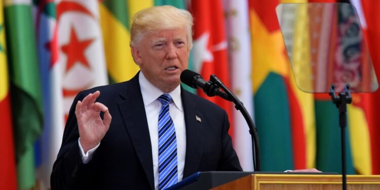 ترامب يستعد لقمة عربية – إسلامية لوقف حرب غزة.. هل تغير مسار الأزمة؟