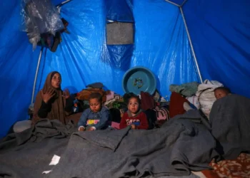 نعيش في جحيم.. حكايات من داخل خيام النازحين بـ غزة