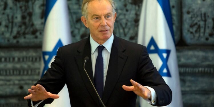 توني بلير في الواجهة مجدداً: خطة أميركية لإدارة غزة مؤقتاً