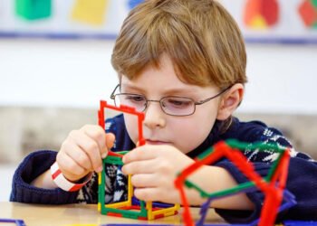 التوحد.. علامات مبكرة وطرق فعالة للتعامل معه