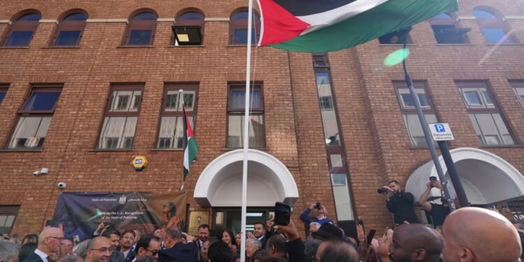 فلسطين بين رمزية الاعتراف ومرارة الواقع