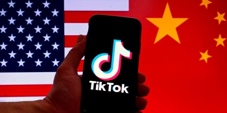 صفقة “تيك توك” بين واشنطن وبكين… من معركة أمن قومي إلى لعبة نفوذ عالمي