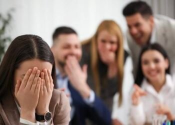 التنمر الوظيفي.. خطوات عملية لحماية صحتك النفسية