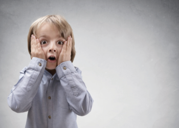 الكذب في الطفولة.. كيف تتعامل معه بطريقة صحيحة