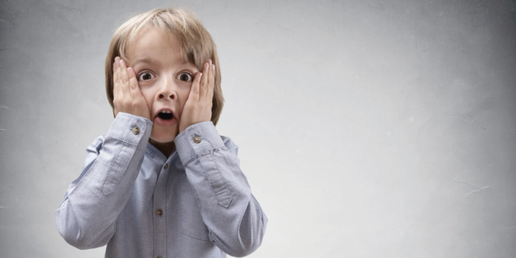 الكذب في الطفولة.. كيف تتعامل معه بطريقة صحيحة