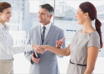 لغة الجسد.. كيف تترك انطباعًا إيجابيًا لدى الآخرين؟