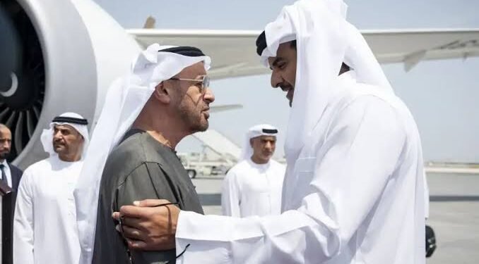 رئيس الإمارات في قطر.. سر الزيارة في هذا التوقيت