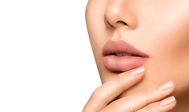 طريقة تكبير الشفاه بدون حقن