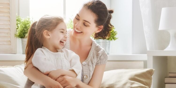 تربية الأطفال.. متى يحتاج الطفل للاحتواء؟