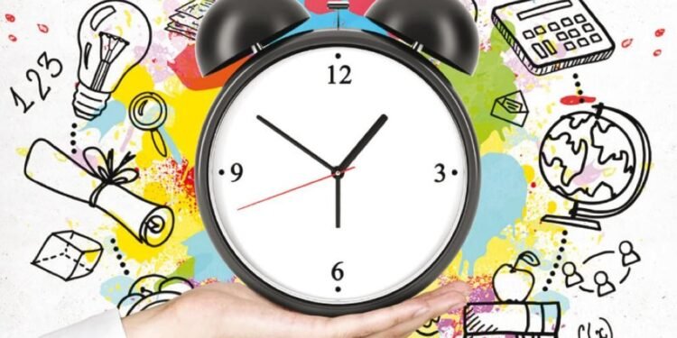 فن إدارة الوقت والمال.. مفتاح الحرية والاستقلالية