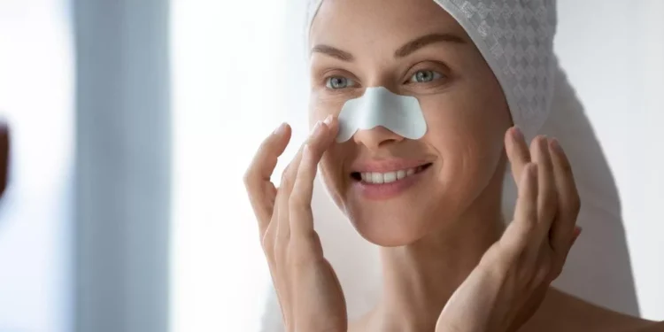 إزالة الرؤوس السوداء.. 3 حيل منزلية لبشرة زجاجية