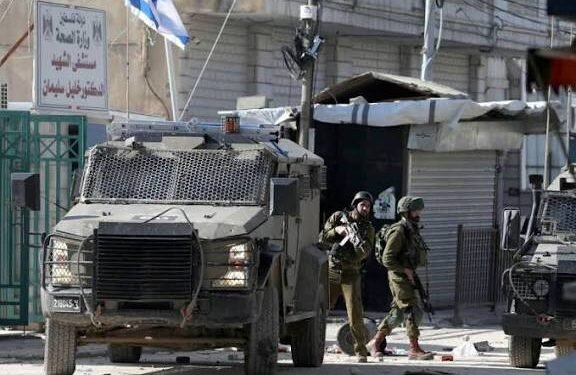 الضفة الغربية بين مطرقة الاحتلال وظلال حماس: هل تنفجر الهدنة؟