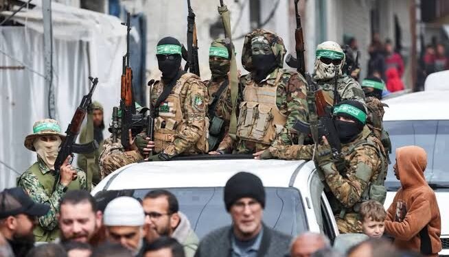 حماس تلوح بالمرونة.. هل تفتح تصريحاتها باب المصالحة الفلسطينية من جديد؟