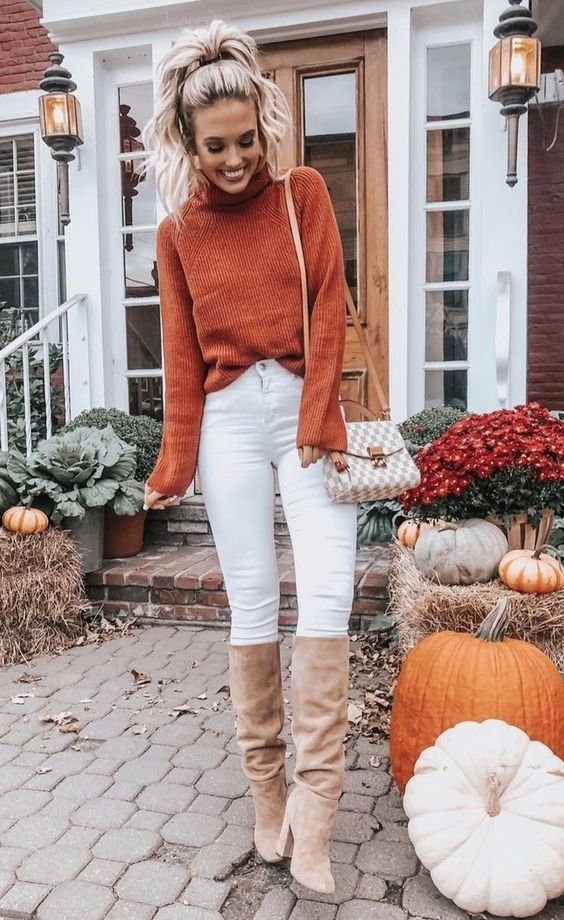 موضة شتاء 2025.. الجينز الأبيض نجم أناقتك هذا العام