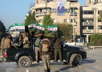 الحكومة لم تسيطر على الفصائل.. “العنزي” يكشف أسرار خطيرة داخل سوريا