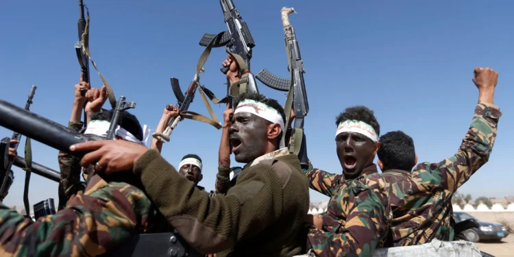 تهديدات ما بعد الهدنة.. قراءة في رسائل الحوثيين الميدانية والإعلامية