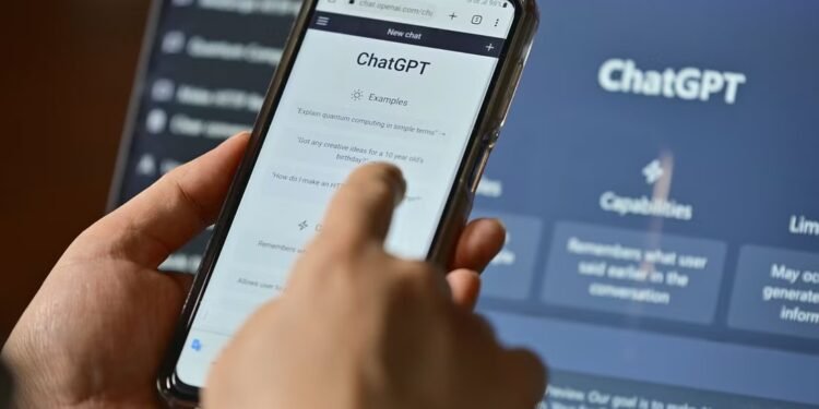 شات جي بي تي يفاجئ الجميع بـ محادثات جماعية