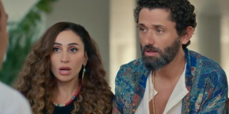 كريم محمود عبد العزيز ودينا الشربيني.. "طلقني" يزيد العلاقة توترًا