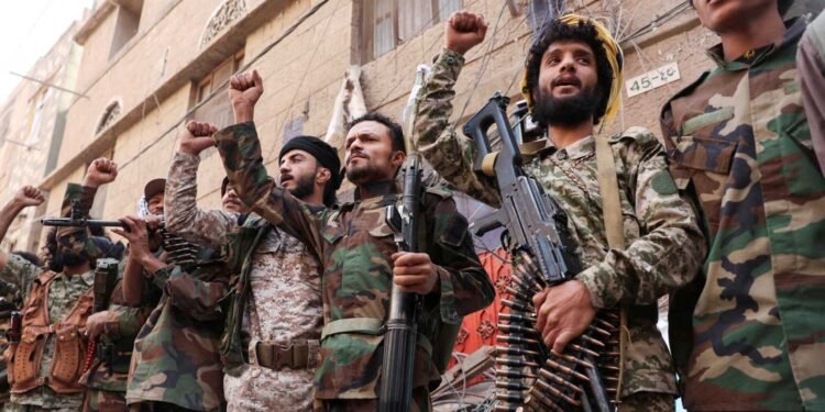 ابتزاز الموتى على يد سلطة الرعب.. قراءة تحليلية تكشف جرائم الحوثيين بحق اليمن