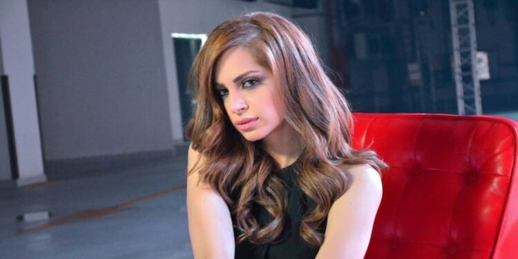 أول صور لـ آمال ماهر وزوجها علي محجوب