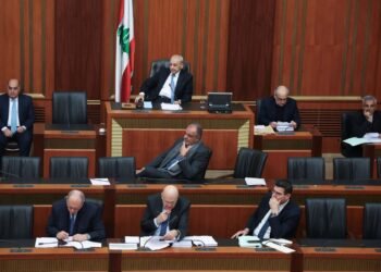 كيف يؤثر صراع النفوذ والطائفية على حقوق المغتربين الانتخابية في لبنان؟