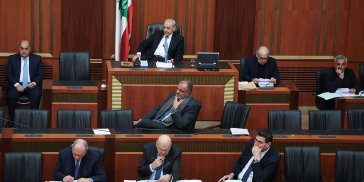 كيف يؤثر صراع النفوذ والطائفية على حقوق المغتربين الانتخابية في لبنان؟