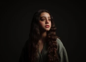 انهيار ياسمينا العبد على الهواء بسبب والدها (فيديو)