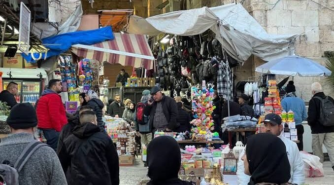 هل ينجح شتاء البلدة القديمة في إنعاش التجارة والسياحة في القدس؟