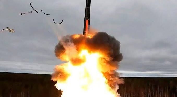 سباق الرؤوس الحمراء يعود.. هل تعيد واشنطن إشعال سباق التسلح النووي؟