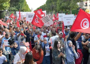 تونس بين مفترق طرق.. هل ينهي الإفراج عن بعض المعارضين الأزمة السياسية؟