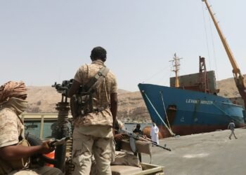 مشهد يمني معقد.. آخر التطورات في حضرموت والمهرة