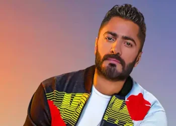 طريح الفراش.. تطورات حالة تامر حسني الصحية