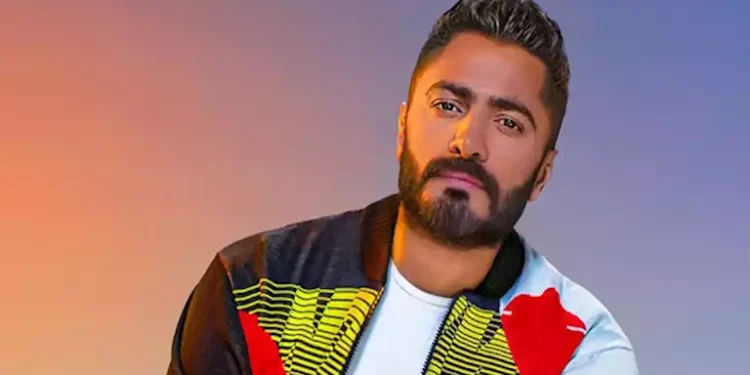 طريح الفراش.. تطورات حالة تامر حسني الصحية